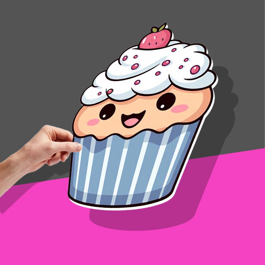 Vanilla cupcake with strawberrys and cream